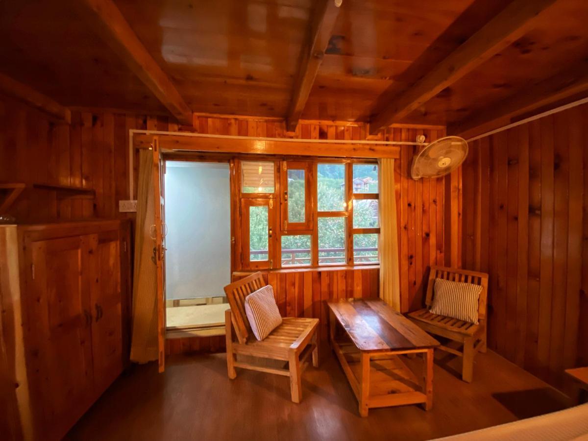 Pine Tower Inn Manāli Exteriör bild